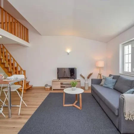 Apartment Estudio Espacoso Com Terraco - 10 Minutos Da