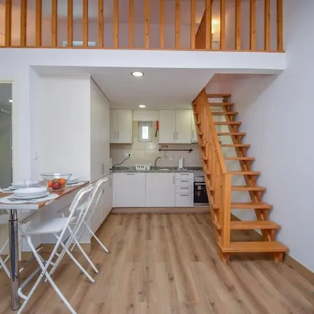 Apartment Estudio Espacoso Com Terraco - 10 Minutos Da