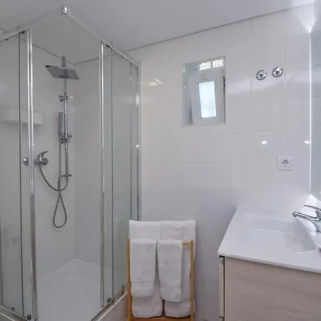 Apartment Estudio Espacoso Com Terraco - 10 Minutos Da *