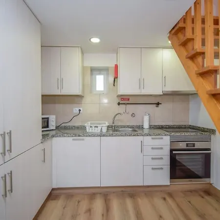 Estudio Espacoso Com Terraco - 10 Minutos Da Apartment