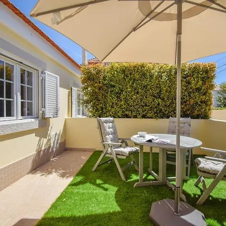 Estudio Espacoso Com Terraco - 10 Minutos Da Apartment Parede